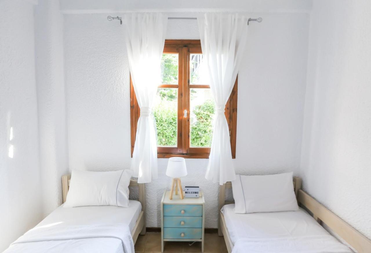 Beachfront Deluxe Apt. Pefkochori Exterior photo