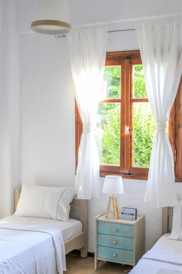 Beachfront Deluxe Apt. Pefkochori Exterior photo