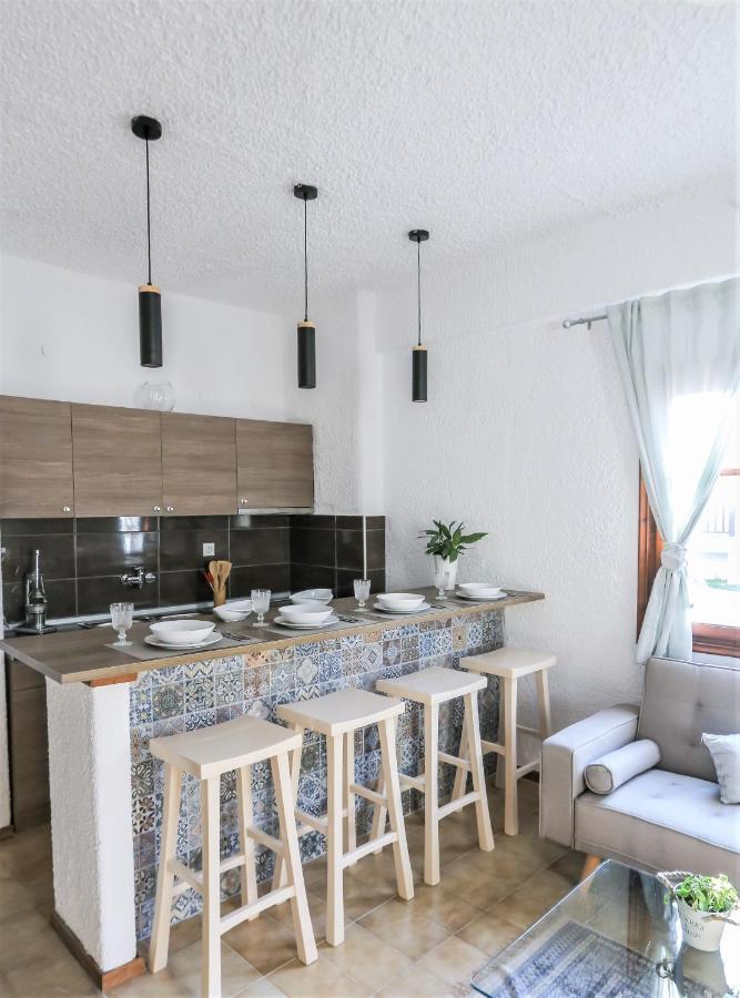 Beachfront Deluxe Apt. Pefkochori Exterior photo